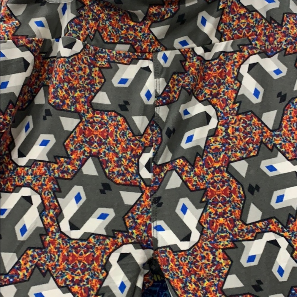 NWOT LuLaRoe Leggings Size OS